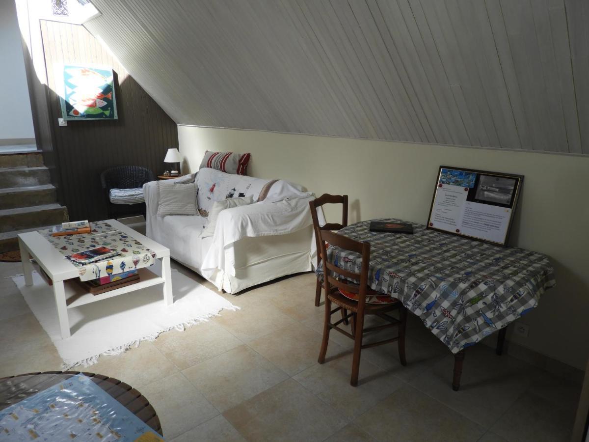 Bed and Breakfast Les Volets Bleus Saint-Guénolé Exterior foto